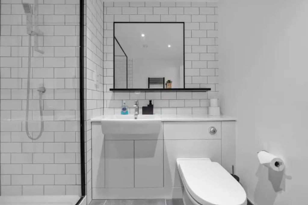 شقة Deluxe 1 Bed In Colindale Wembley With Freewifitv لندن المظهر الخارجي الصورة