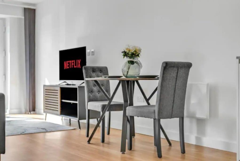 شقة Deluxe 1 Bed In Colindale Wembley With Freewifitv لندن المظهر الخارجي الصورة